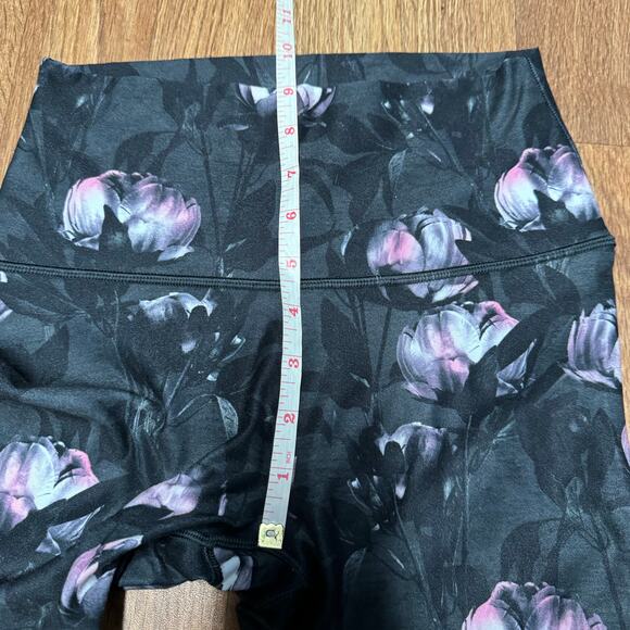 WITH Wear it to Heart Gray Peleton Pink Floral Yoga Pant Leggings Size Small - Picture 6 of 7